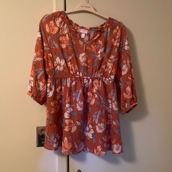 Ingrid & Isabel Maternity Blouse - Picture 2 of 4